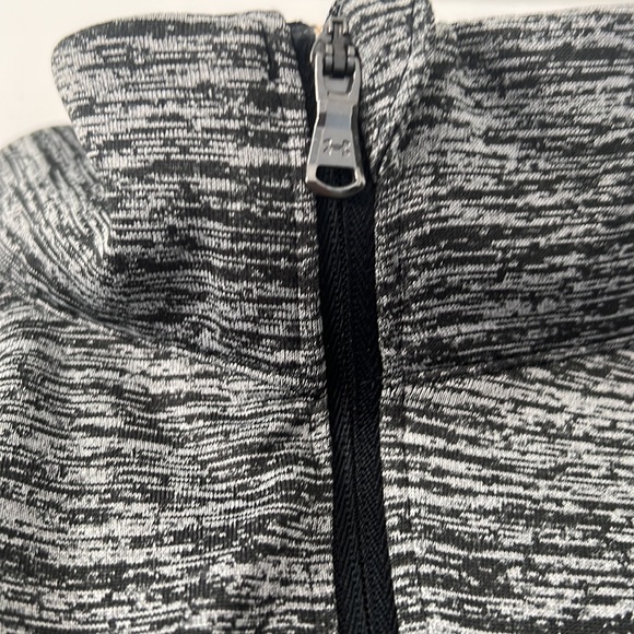 Under Armour Quarter Zip Gray Long Sleeve - Picture 5 of 7